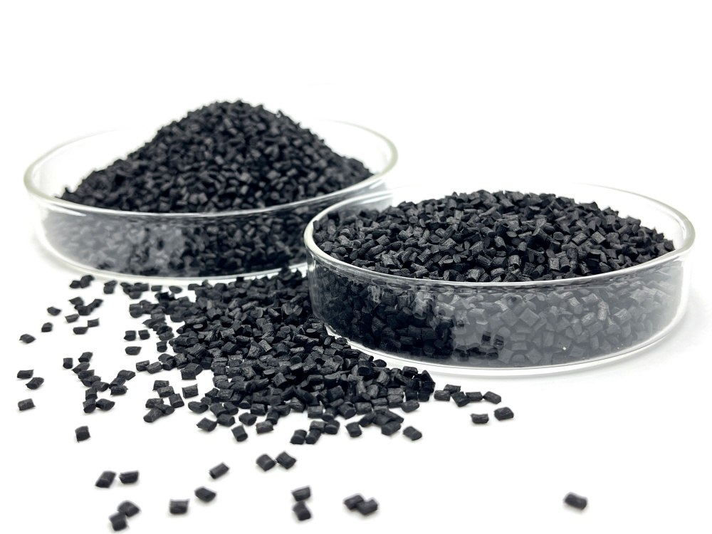 碳纤维增强聚酰胺12（PA12）的复合材料